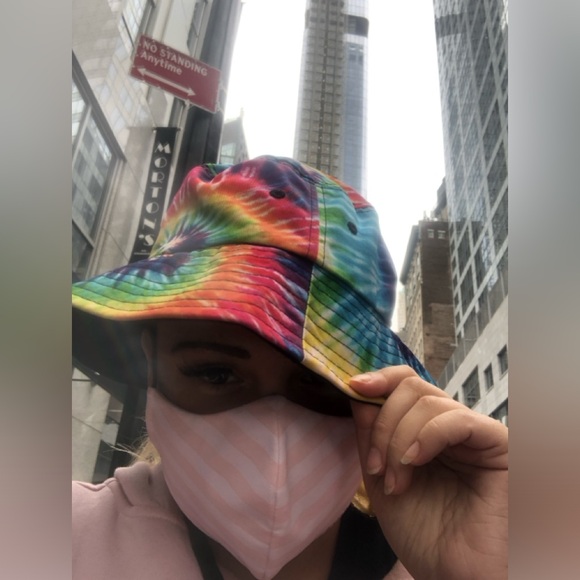 Meet your Posher, Olivia - Picture 4 of 6